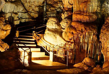 tour-Largest-Set-Caves-Latin-America