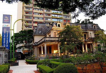 tour-house-of-roses